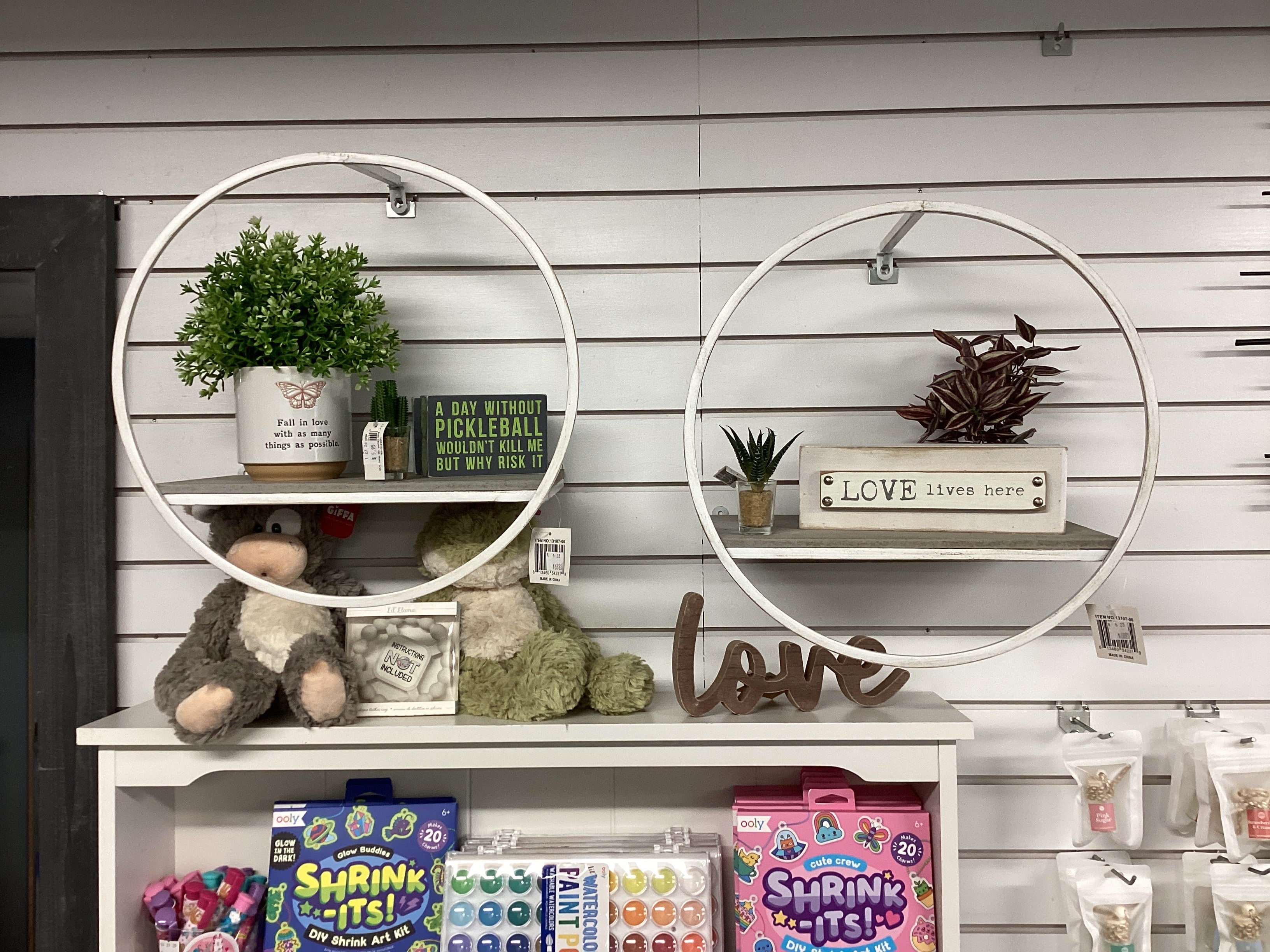 Round White/Wood Shelf
