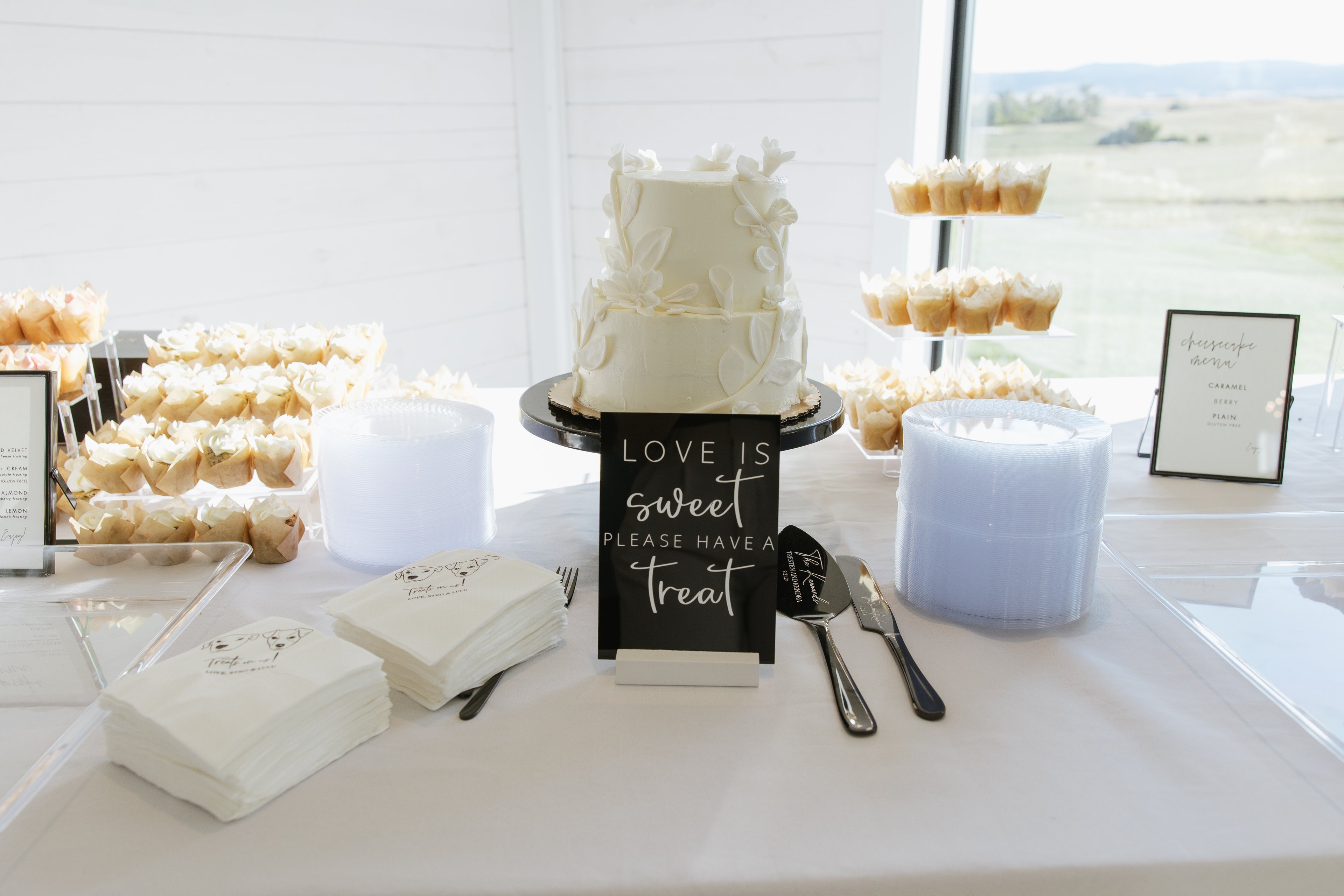 Matte Black Cake Stand