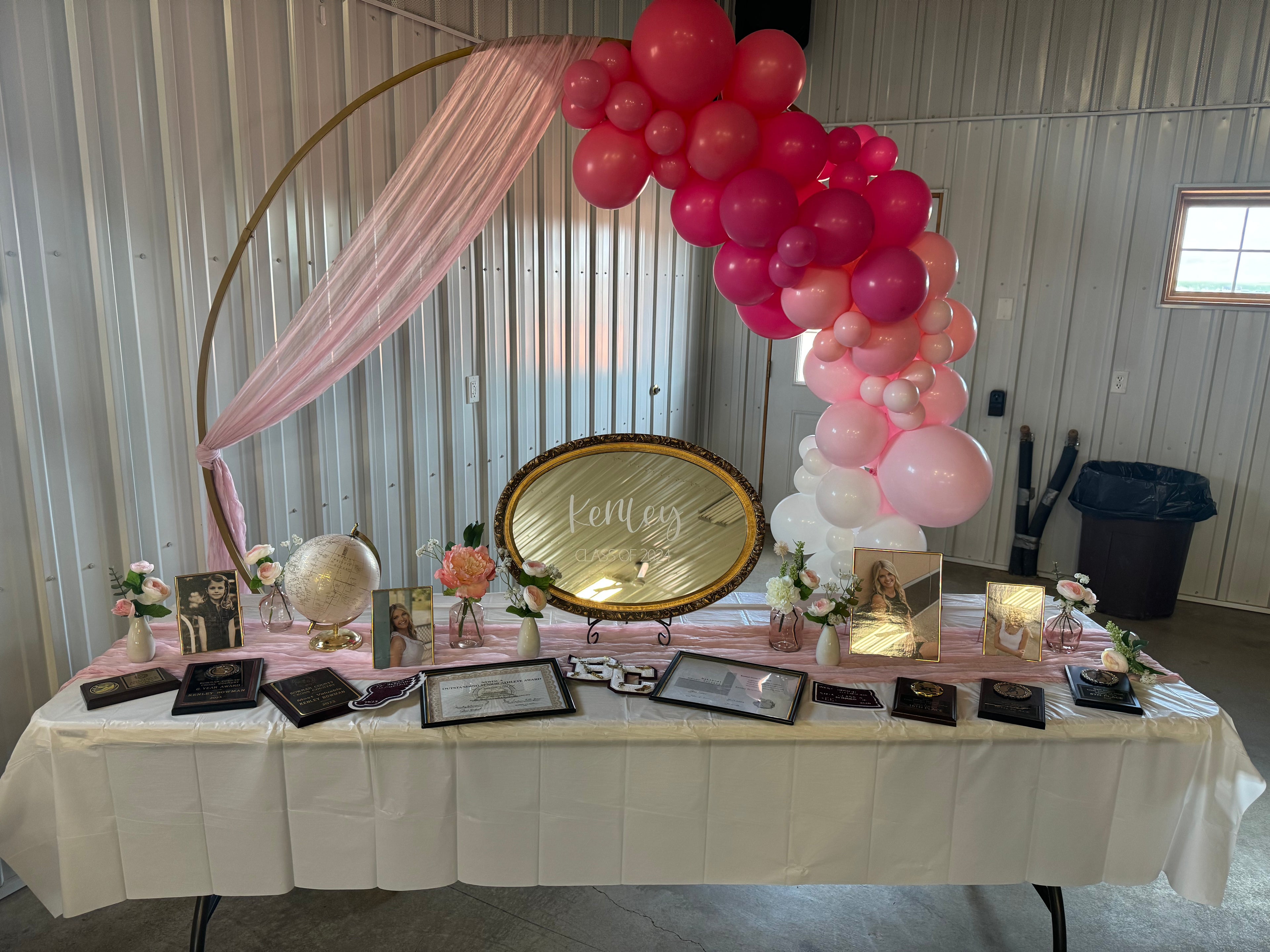 Gold Metal Circle Arch/Backdrop